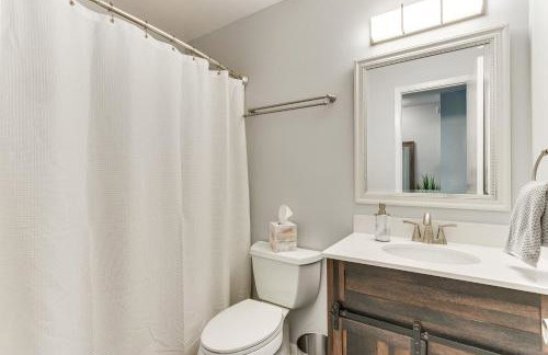 10 Mi to Navarre Beach! Waterfront Rental w/ Pool - Foto 18