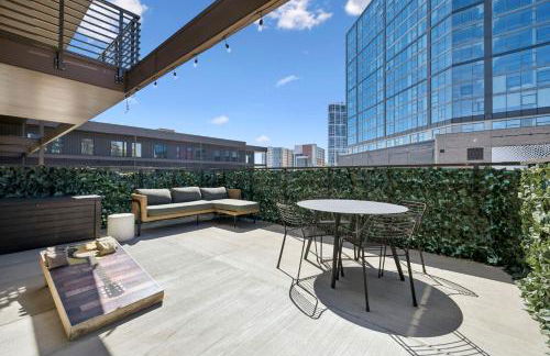 The Rhythm and Rooftop Penthouse Walk To Broadway with Pool and Amazing Views - Foto 55