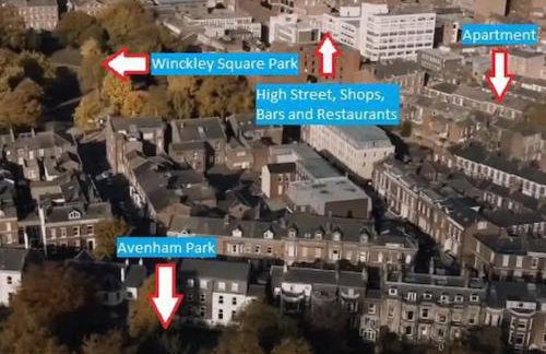 Large 2 Bedroom City Centre Apartment + Parking - Photo 12