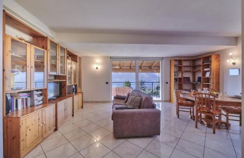 Balcony Lake View Apartment - Foto 20