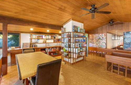 Poulsbo Waterfront Lodge with Game Room Library - Foto 9