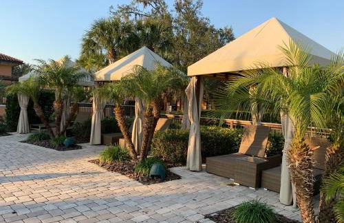 Spacious 4 BR Townhouse with 2 King Size Master Bedrooms, 3 miles to Disney, Free WiFi and Free Parking - Foto 43