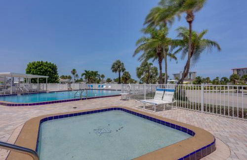 Pool Access, Walk to Beach! Cozy Jensen Beach Home - Photo 23