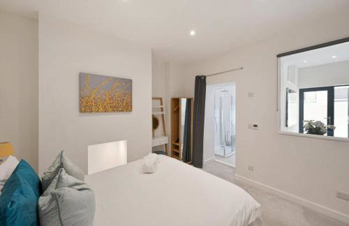 Large Luxury City Centre Flat with Balcony - Foto 21