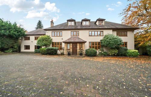 Kingswood 6 Bed Mansion, Tennis Court and Cinema - Foto 2