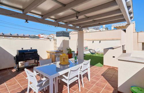 Amplio Ático De 2 Habitaciones - Photo 1