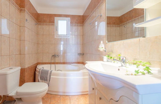 Sofia Large Private Pool Walk to Beach Sea Views A C Wifi Car Not Required - 1552 - Photo 21