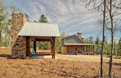 Stunning Cottage Rental Ideal for a Family to Go Glamping in Georgia - Photo 18