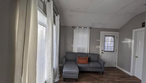 Private, Spacious & Comfy 1 bedroom Entire Suite With Separate Entry & Free Parking - Foto 2