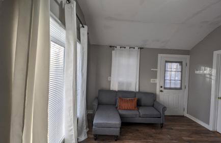 Private, Spacious & Comfy 1 bedroom Entire Suite With Separate Entry & Free Parking - Foto 2