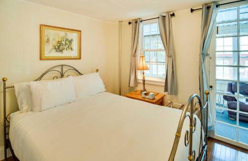 Historic Warren Vacation Rental Walk to Beaches! - Foto 23