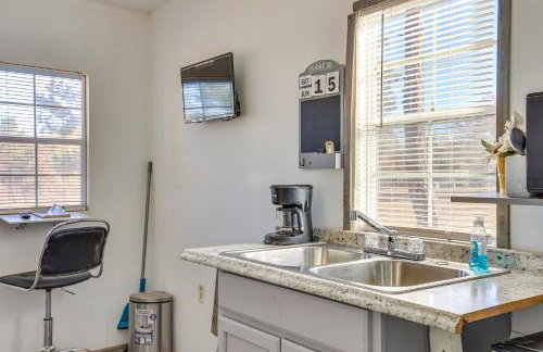 Quaint Couples Retreat in Rural Overton - Foto 12