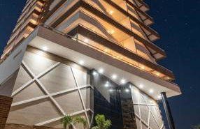 Priority Apartamento perto da praia em Praia Grande, Wifi, Garagem e Vista - Foto 2