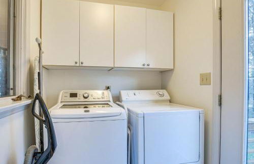 Lakefront Raleigh Home with Deck 12 Mi to Downtown! - Foto 27