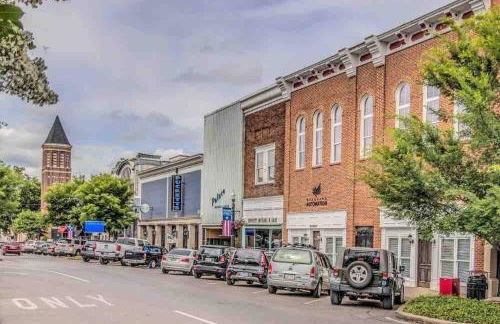 *NEW* Charm on Church ~ Cozy, Modern, Downtown Apt - Foto 41