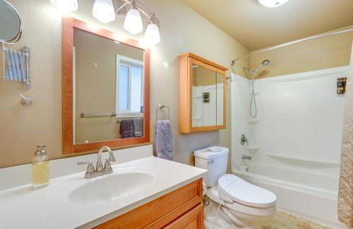 3 Mi to Lake Sammamish! Pet-Friendly Home with Deck - Foto 17