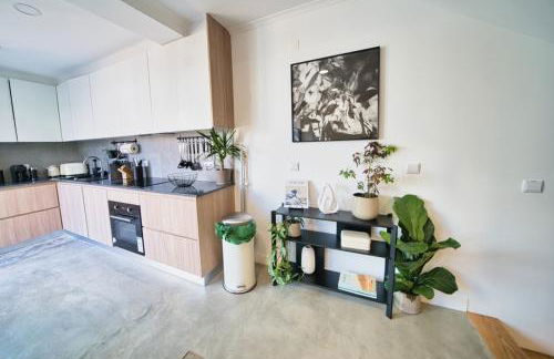 Elements Milfontes - Japandi Designed House - City Center - Photo 16