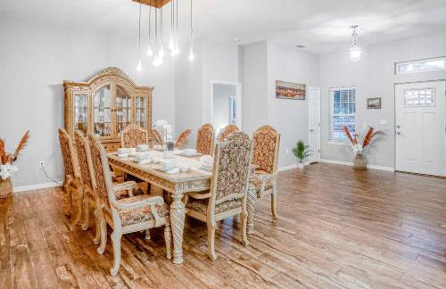 Updated, dog-friendly gem w/fenced yard, foosball & pool tables, WiFi, fireplace - Foto 10