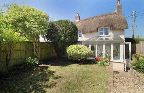 18th Century Thatched Cottage Parking & Garden - Foto 30