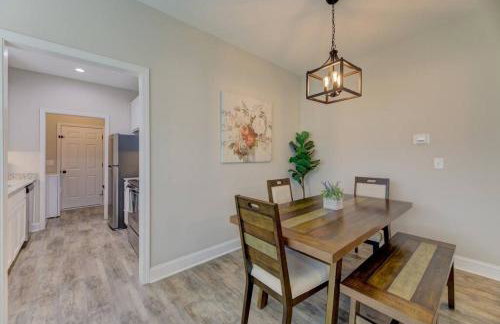 Cayce Sister Houses-Sleeps 14 - Foto 9