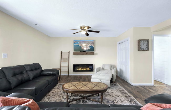 White Oak Landing Spacious 6 BDR w/ Boat Slip! - Photo 19