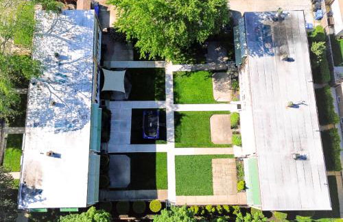 Northside FAMLYNEST Lincoln Sq 4BR 2BA 2P Rare find - Photo 51