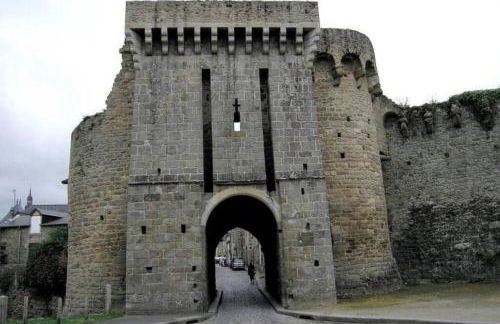 T2 situé au cœur du centre historique de Dinan - Foto 11