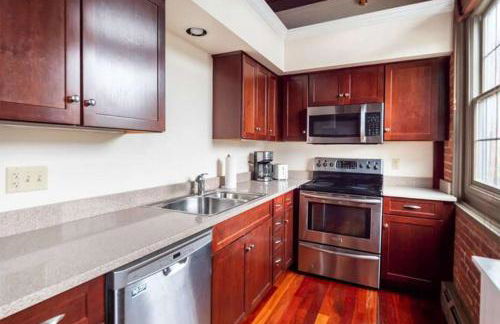 Jennifer's Historic Riverfront Loft Private Patio - Foto 13