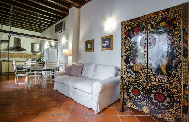 Apartamentos Los Patios de la Judería - Photo 27