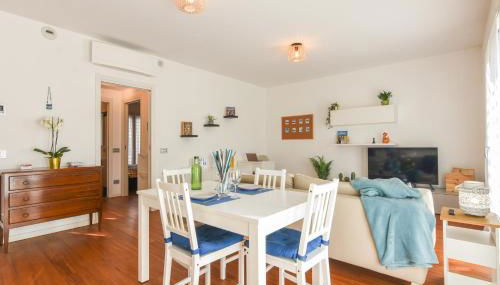 GuestHost- Casa Marina Apartment with Terrace! - Foto 3