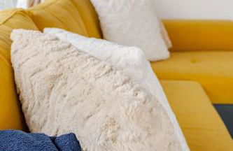 Amazing River view 2 bedroom apartment, sleeps 6, balcony and parking - Foto 46