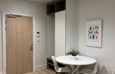 Voyager Haus Apartments, EV Charging Stations, London Heathrow Airport, LHR, Terminal 4, RE-Energise & GO - Foto 38