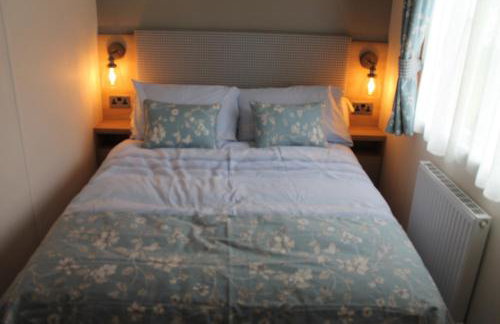 luxury new 3 bed caravan with stunning sea view on private beach in Thorness bay - Foto 24