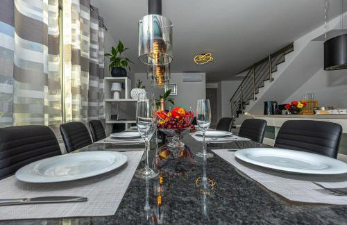 Luxury White Sails Villas with a Multi Sport Court and Sea View - Photo 13