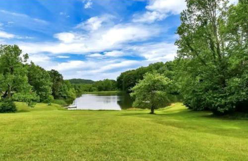 The Lodge at Hocking Hills - 2 Hot Tubs - 6 acres - Lake access - Photo 53