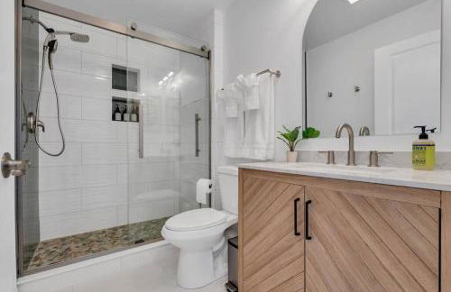 1 Block to Beach, Park 3 cars, Game Room and Balcony - Foto 38