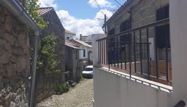 Casa rústica com terraço e jardim - Foto 2