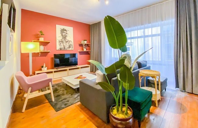 Sleek Flat Within Walking Distance to Pera Museum - Foto 1