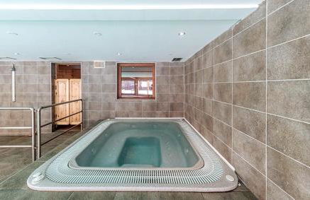 Appartement familial Abries - Jacuzzi et piscine - Pied des pistes - Photo 7