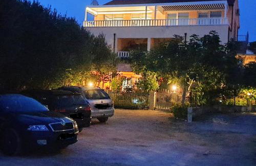 Apartments Tare, Electric Car Refill - Foto 7