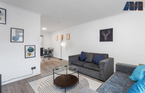 Modern 3 Bed Home in Bathgate with Garden - Photo 17