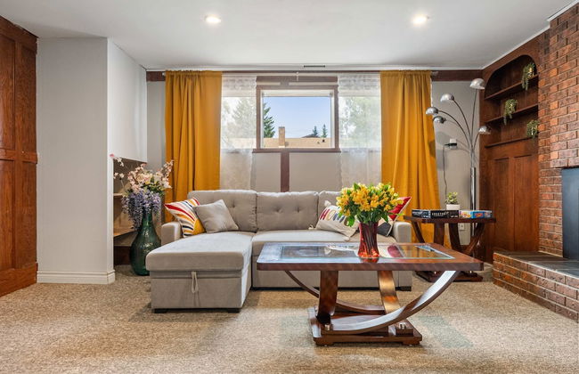 NEW Near Golf Yoga Classes Private Suite Wine - Photo 12