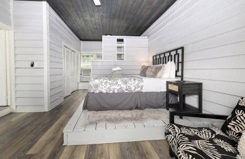 Dog Friendly Lakeside Escape with Hammock and Fire Pit - Foto 49