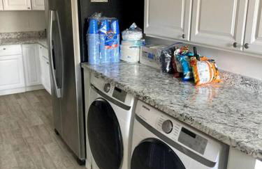 Very Private 3 Bed Home with HEATED Pool Palms and Big Fenced Yard - Foto 14