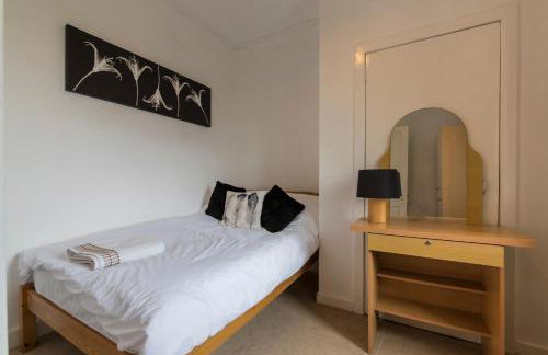 The Old School House - Cosy 3 bedroom Cottage - Photo 13