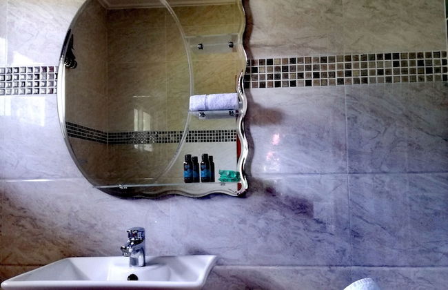 Lucy's guesthouse - Photo 28