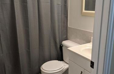 Beautiful Large Residential Home - Photo 36