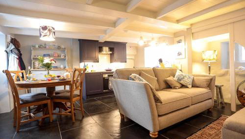 Cobble Cottage - Photo 3