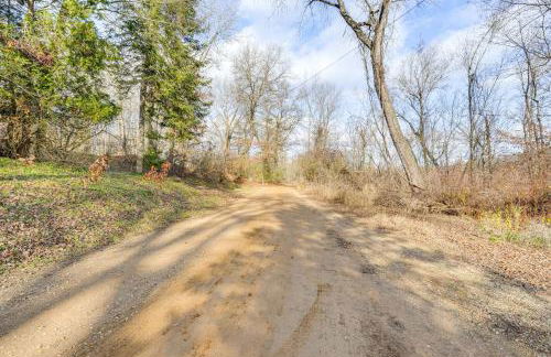 Secluded Home with Lake View in Delton! - Foto 33