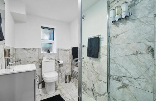 Luxury Lower-Level Two Bed Apt - Foto 15